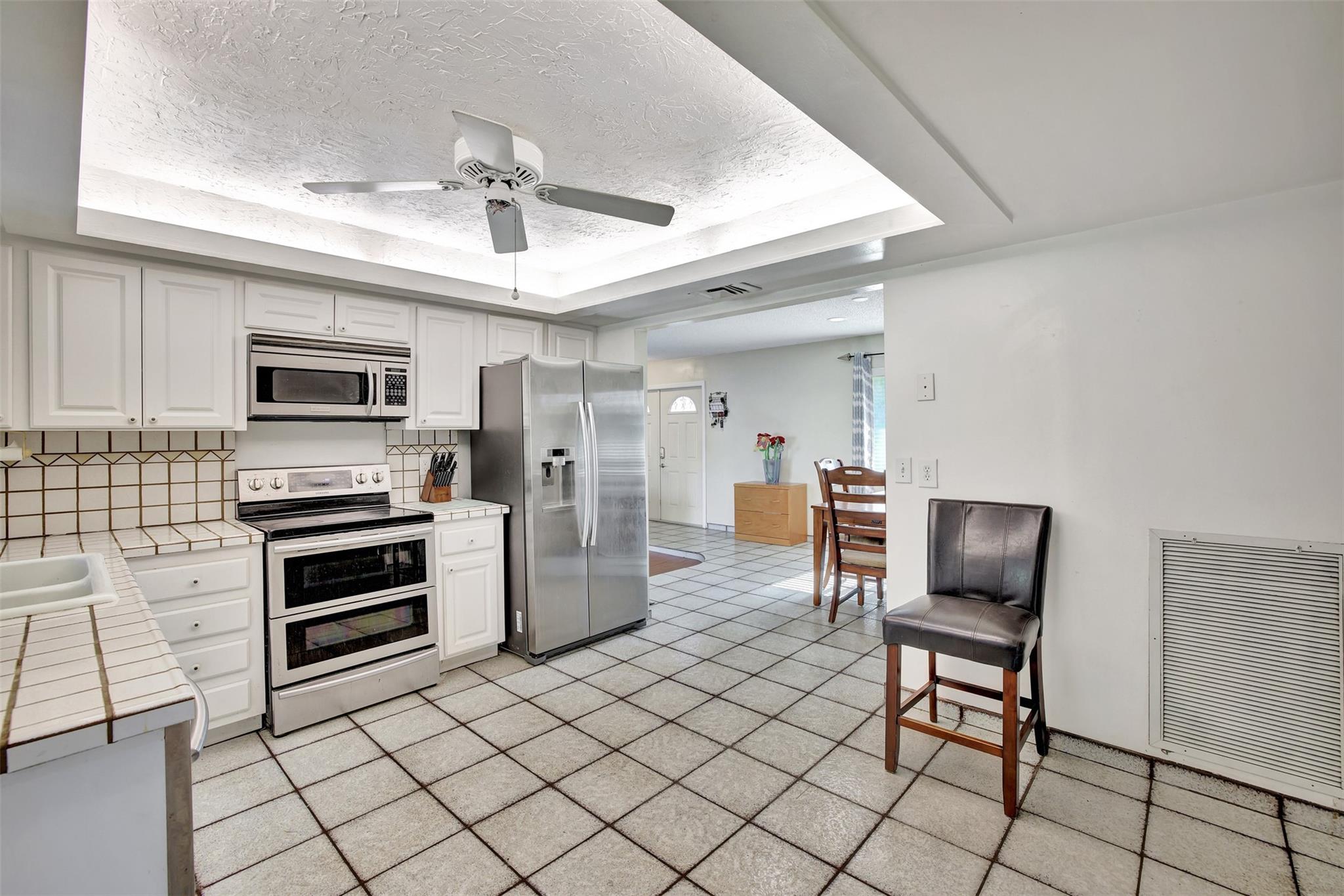 Pembroke Lakes Sec 1 76-4 - Residential