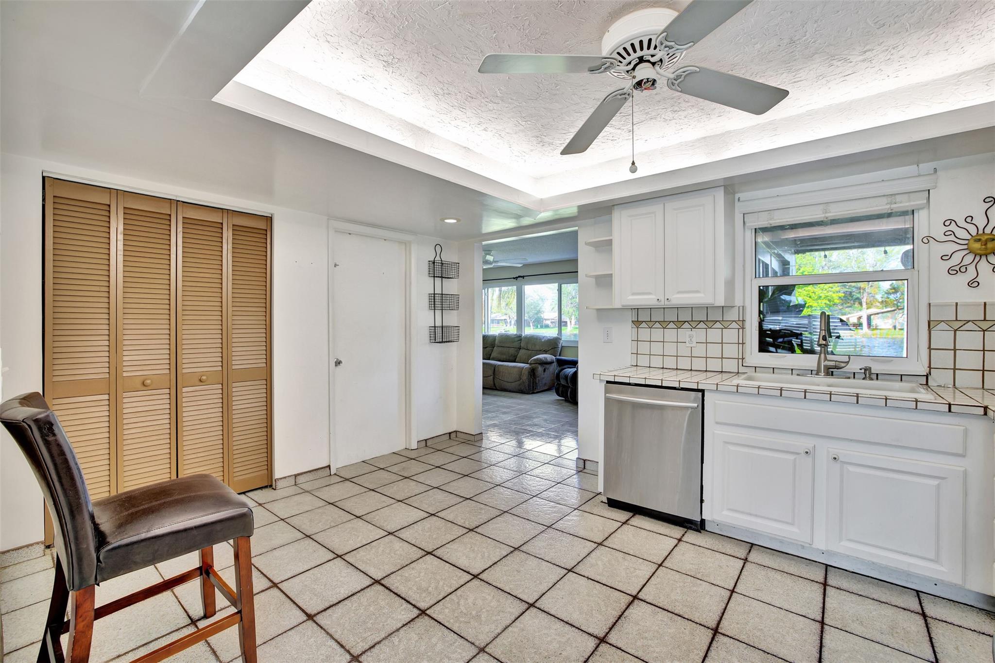Pembroke Lakes Sec 1 76-4 - Residential