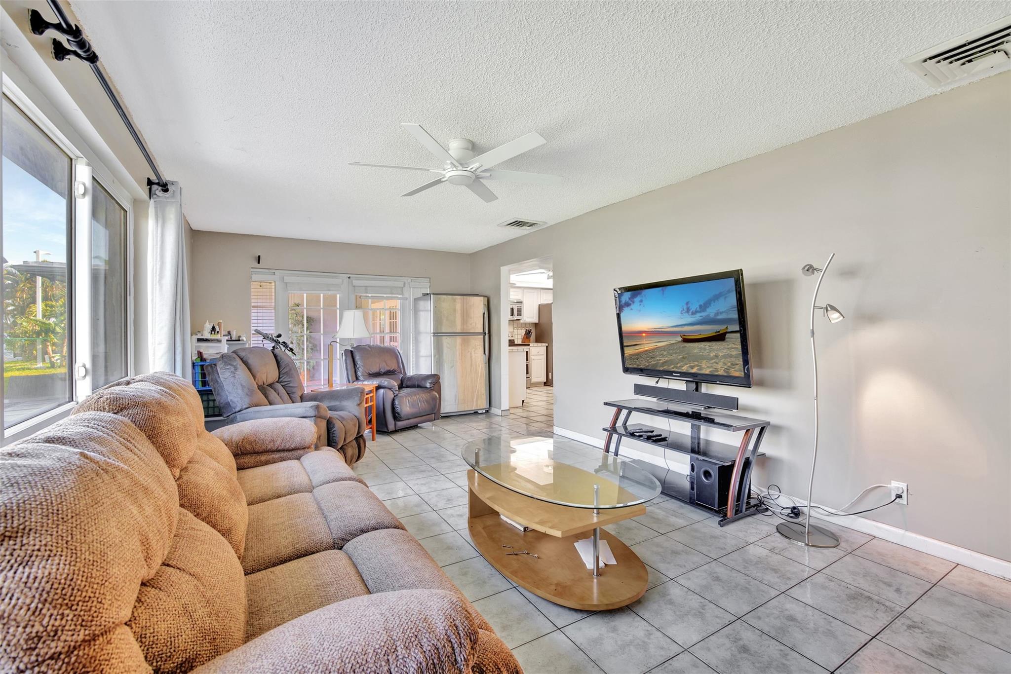 Pembroke Lakes Sec 1 76-4 - Residential