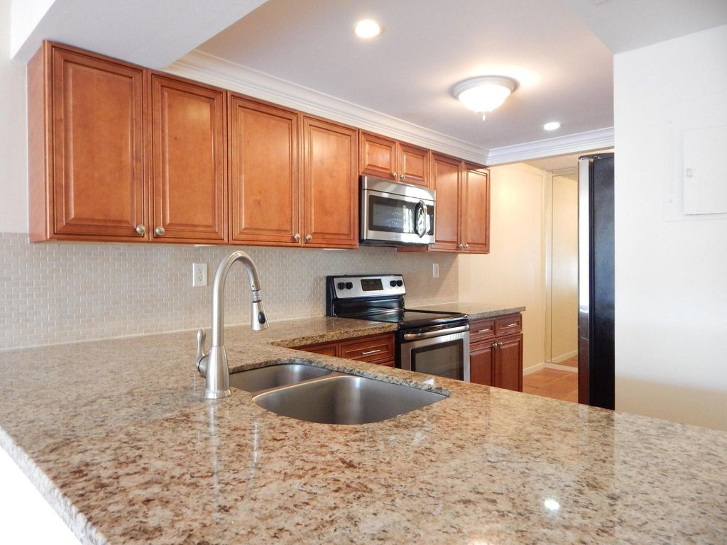 Photo of 9 Royal Palm Way #106, Boca Raton, FL 33432 (MLS # B26018286)