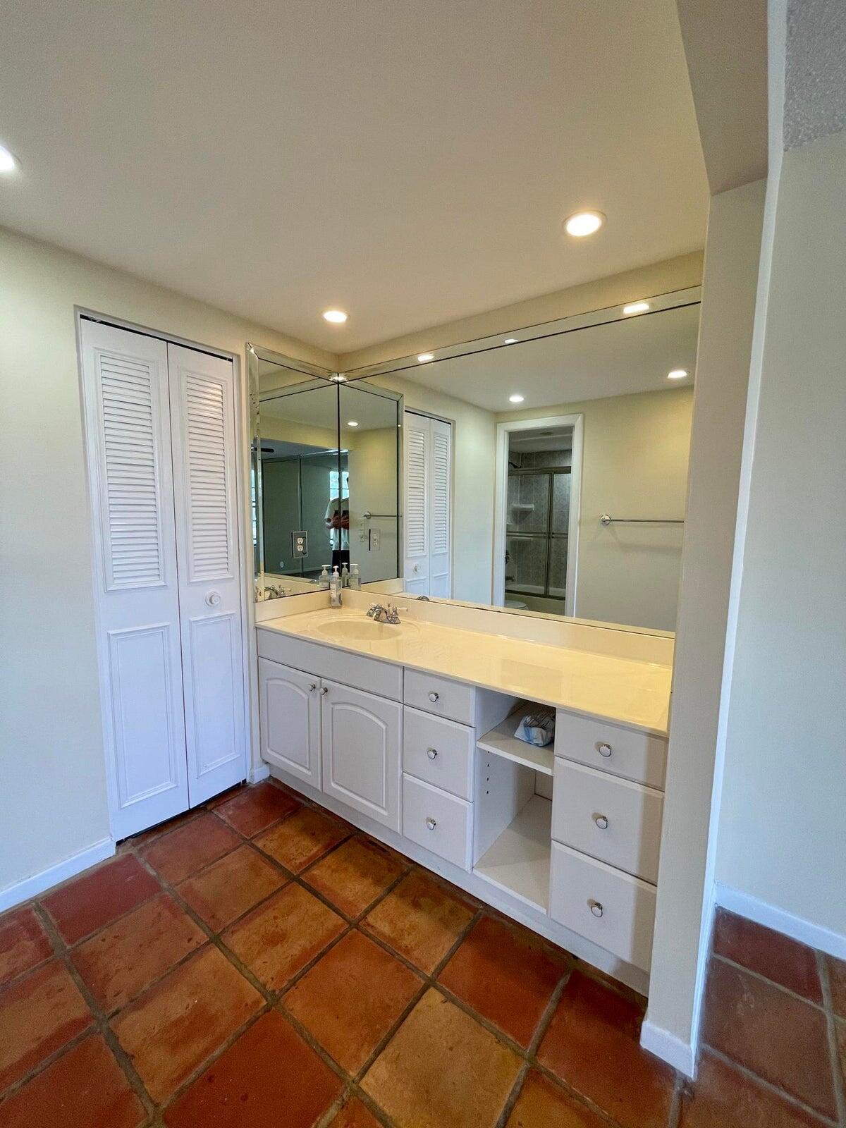 BOCA BAYOU PH 1, 2 THRU 5 & 7 CONDOS - Residential Lease