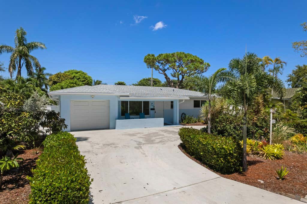 Photo of 1451 SE 5TH Street, Deerfield Beach, FL 33441 (MLS # B26066922)