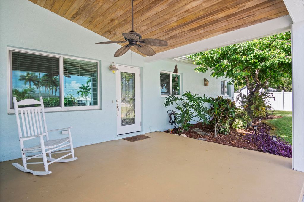 Photo of 195 SW Cabana Point Circle, Stuart, FL 34994 (MLS # R11113353)