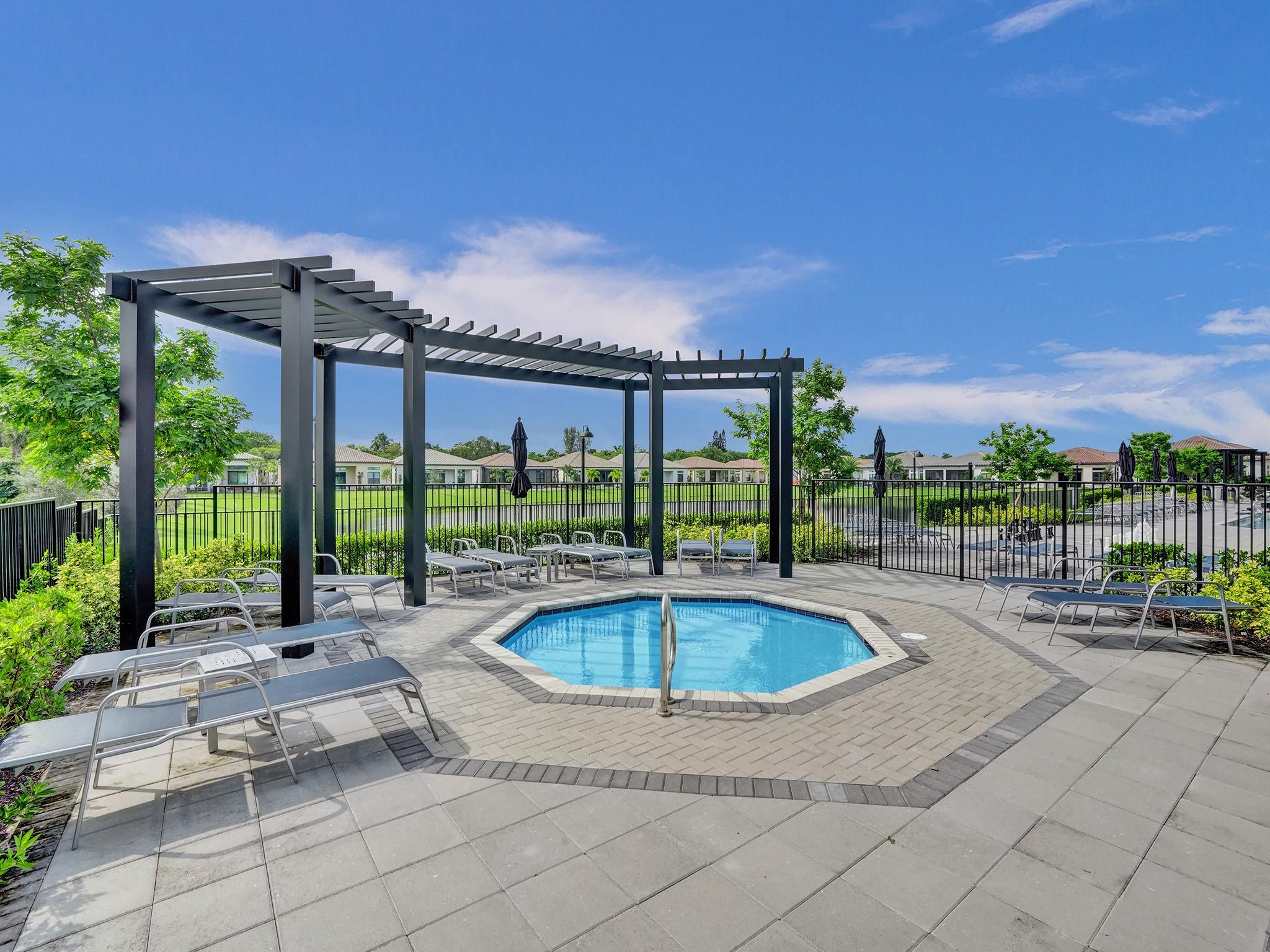 The Falls @ Parkland - Residential