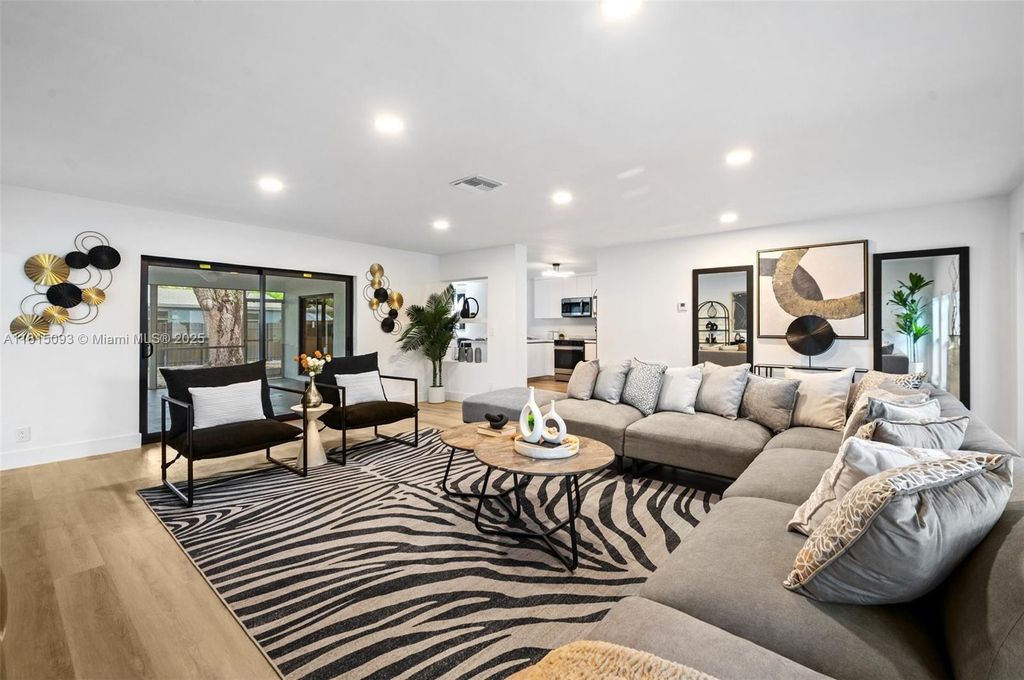 Photo of 679 SW 17th Court, Boca Raton, FL 33486 (MLS # R11108537)