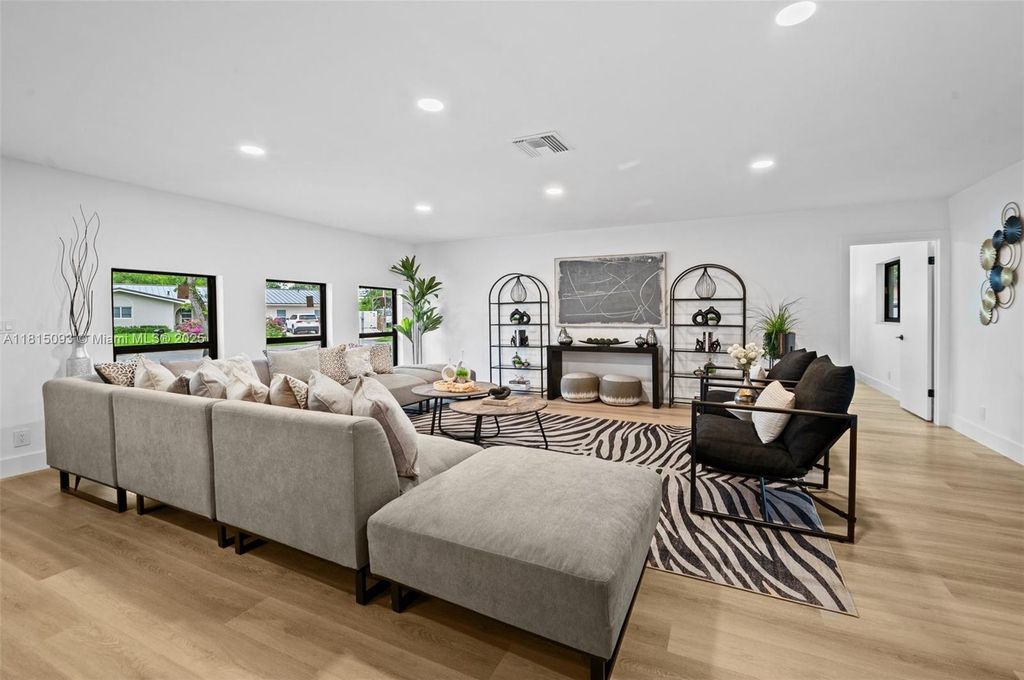 Photo of 679 SW 17th Court, Boca Raton, FL 33486 (MLS # R11108537)