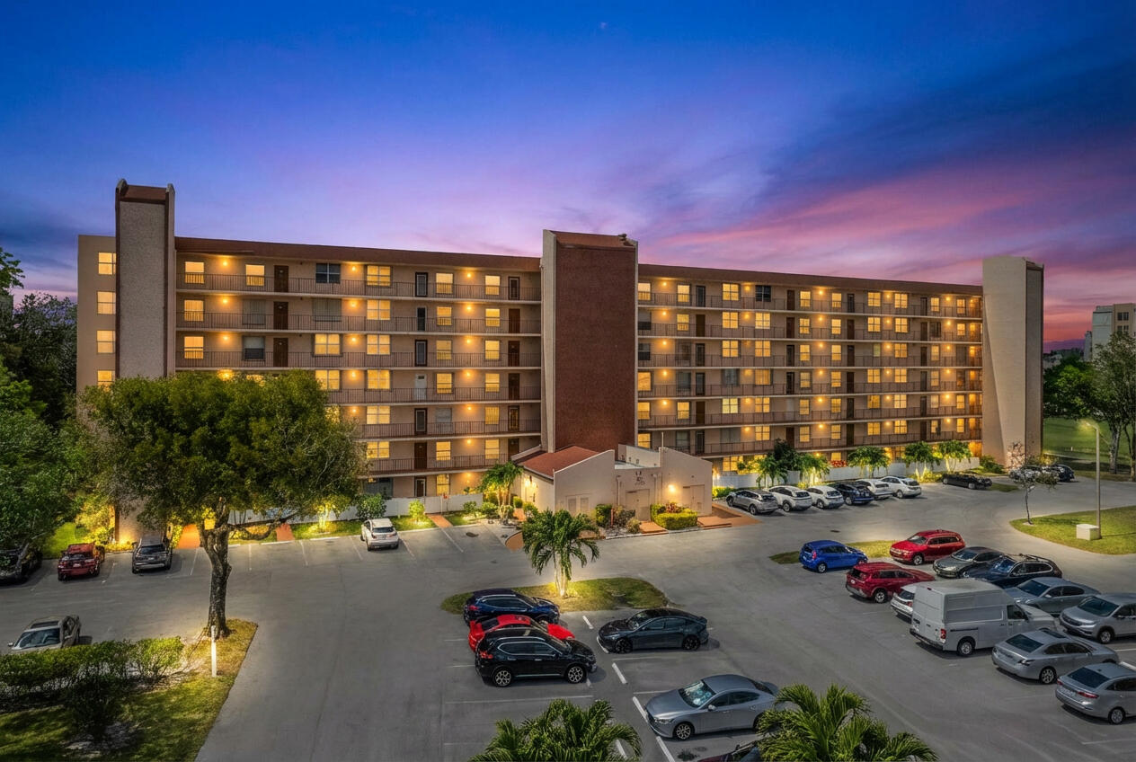 VILLAGES OF ORIOLE BONAIRE - Residential