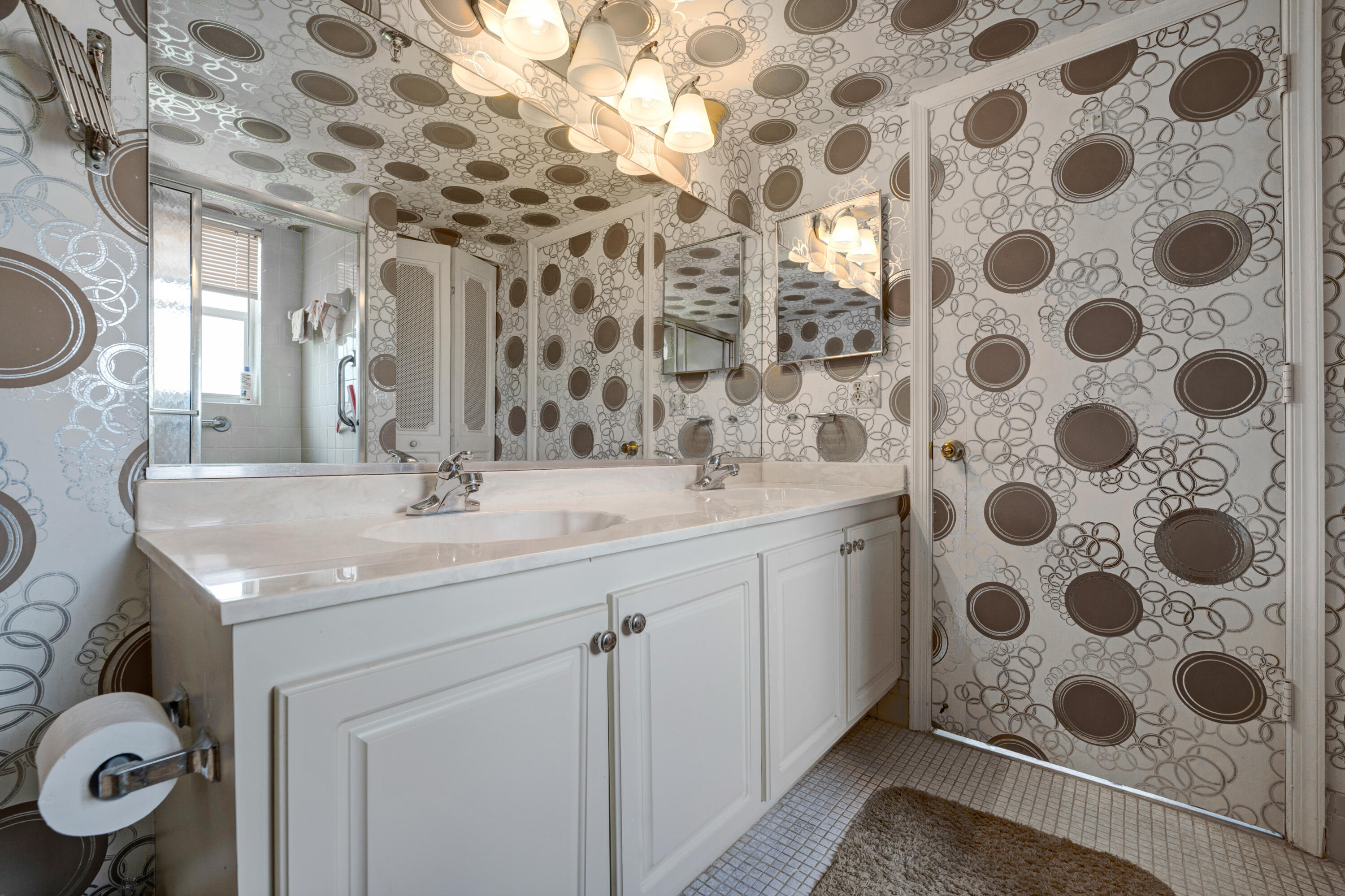 VILLAGES OF ORIOLE BONAIRE - Residential