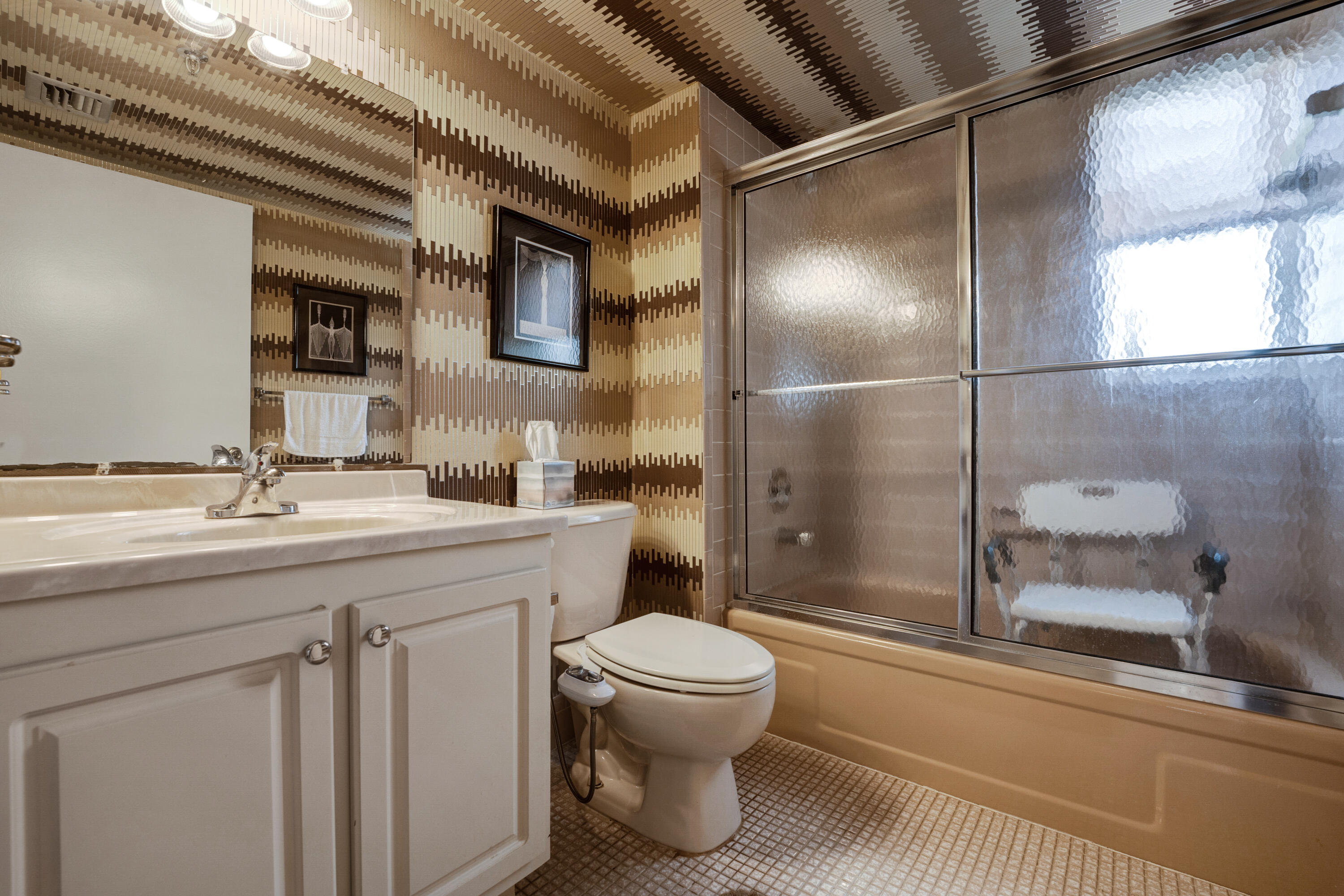 VILLAGES OF ORIOLE BONAIRE - Residential