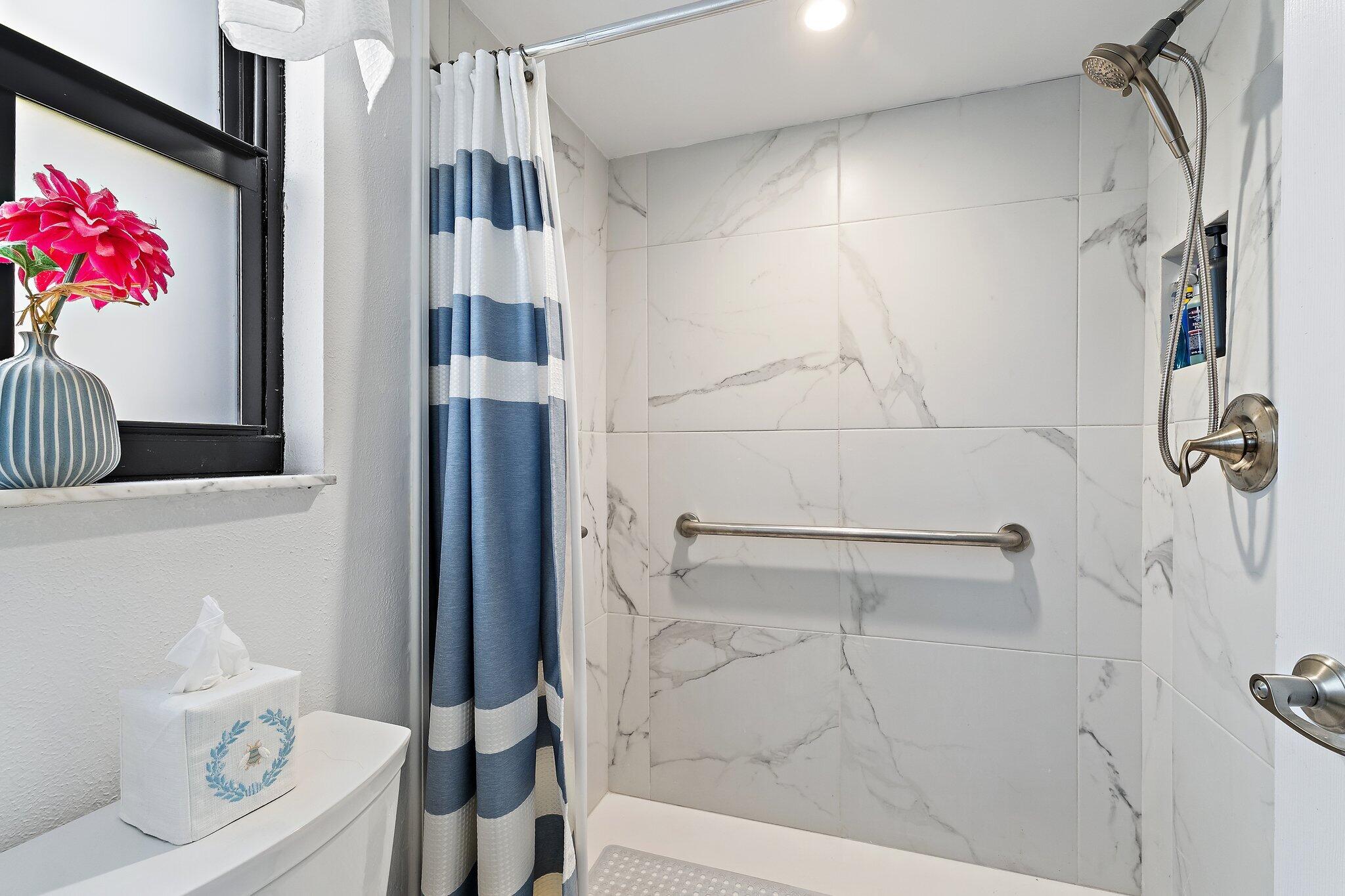 PINE CREST CONDO - Residential