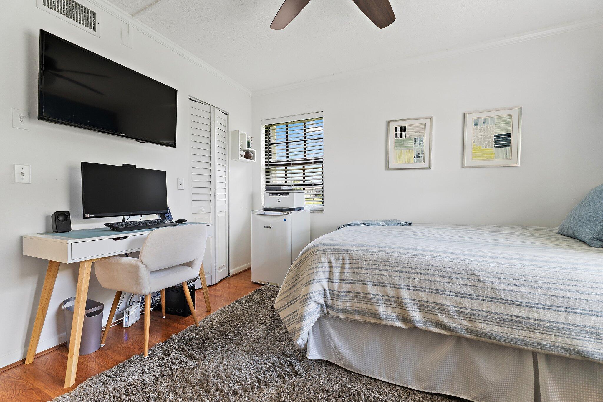 PINE CREST CONDO - Residential
