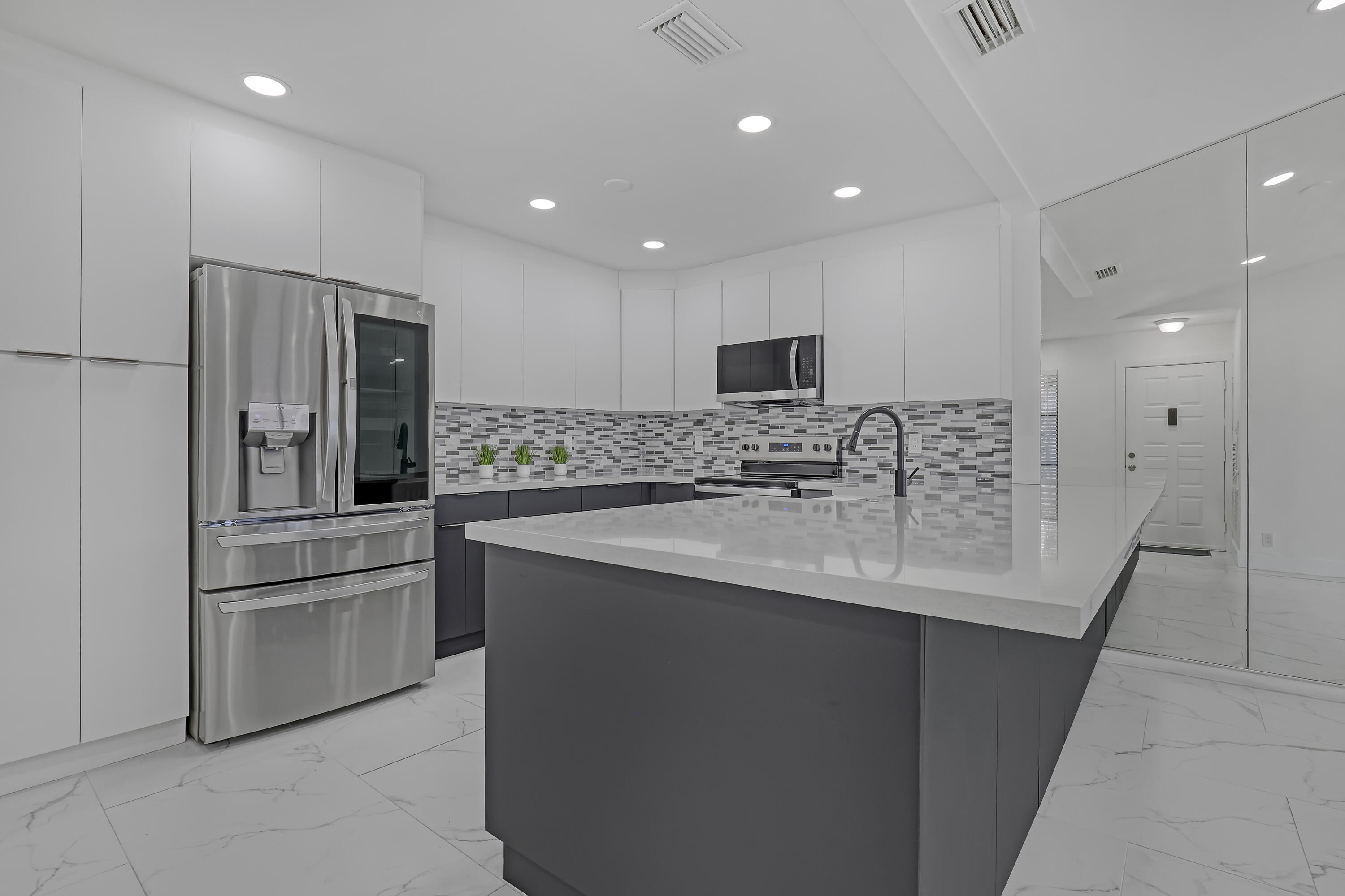 7690 Tahiti Lane 202