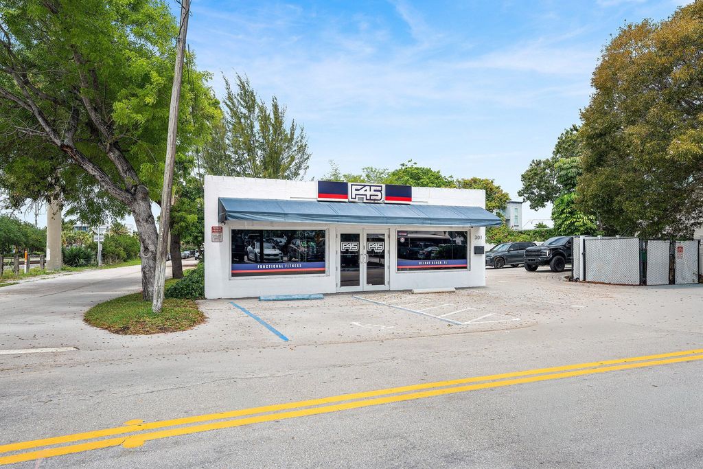 Photo of 301 NE 1st Street, Delray Beach, FL (MLS # B26021341)
