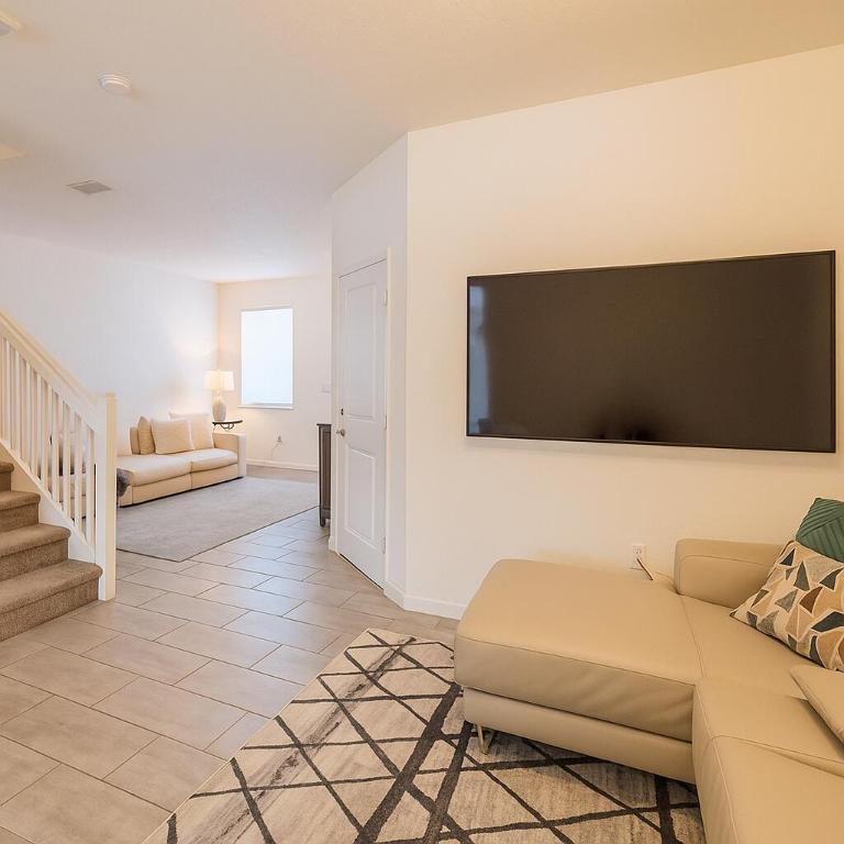 Las Ramblas at Via Ventura - Residential