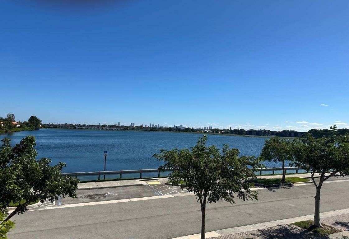 Las Ramblas at Via Ventura - Residential