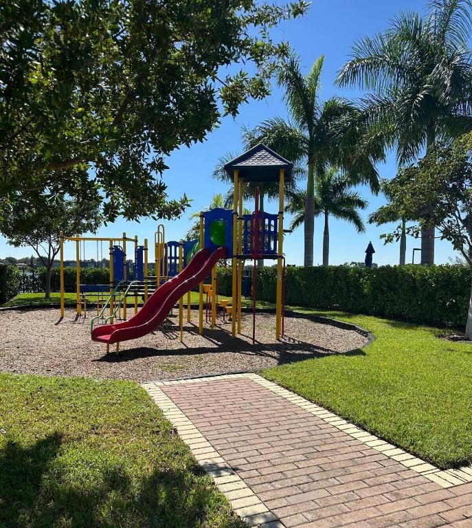 Las Ramblas at Via Ventura - Residential