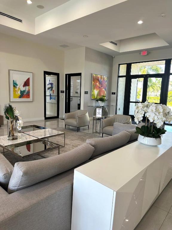 Las Ramblas at Via Ventura - Residential