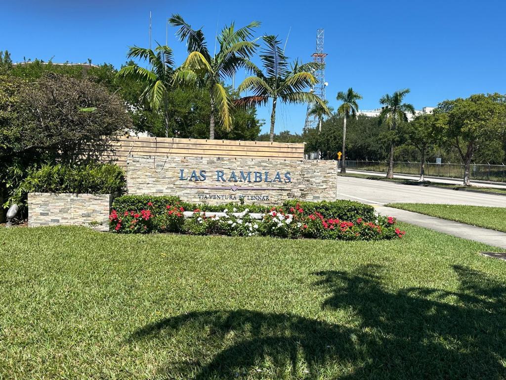 Las Ramblas at Via Ventura - Residential