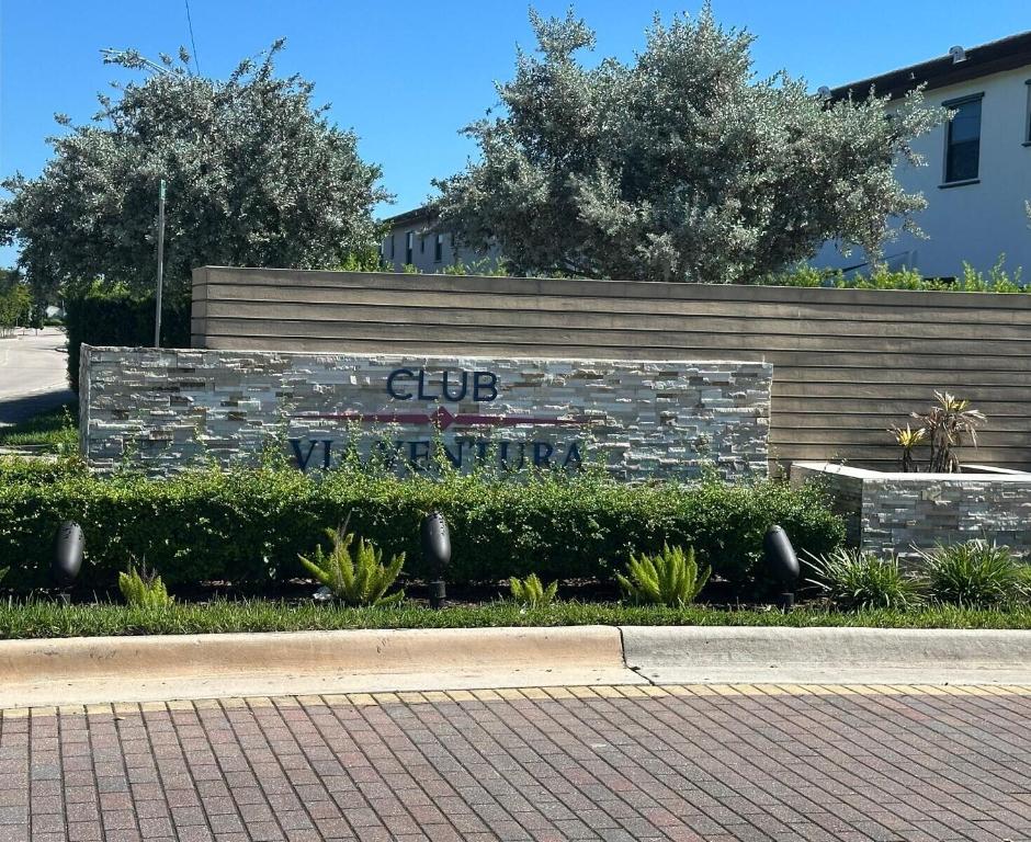 Las Ramblas at Via Ventura - Residential