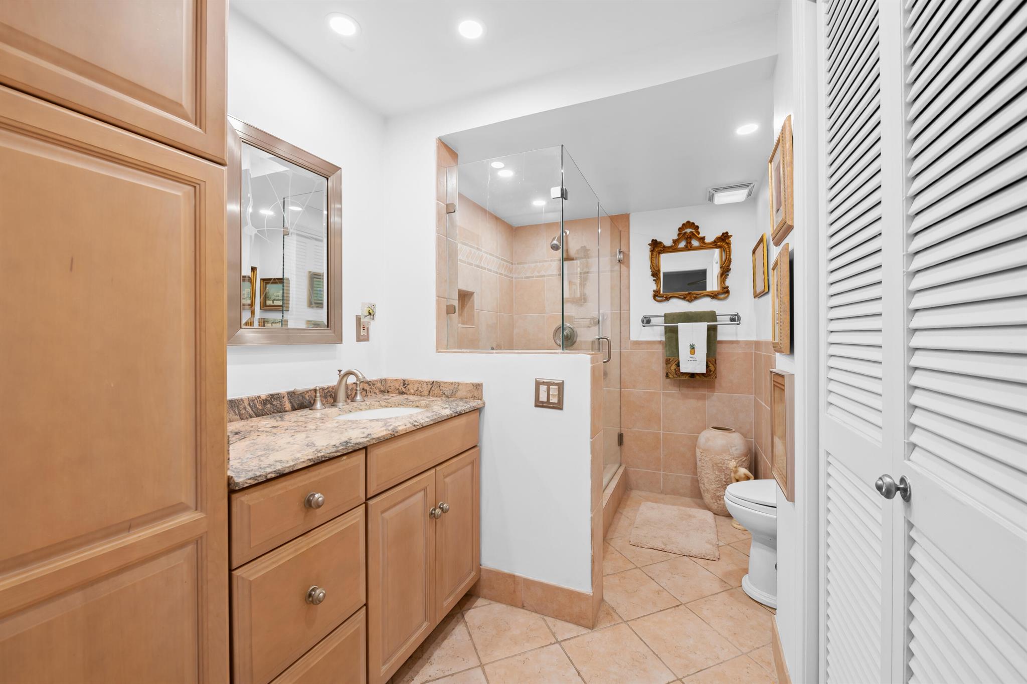 WINSTON BAY CONDO - Residential