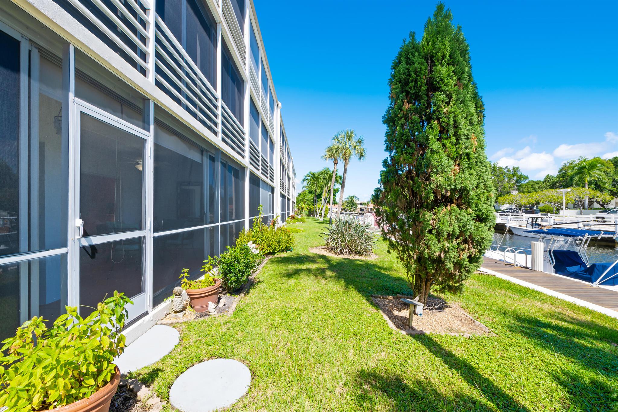 WINSTON BAY CONDO - Residential