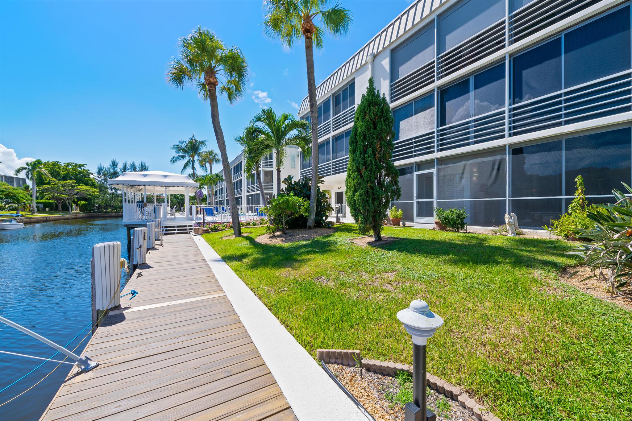 WINSTON BAY CONDO - Residential