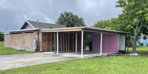 1405 Avenue Q Fort Pierce FL 34950