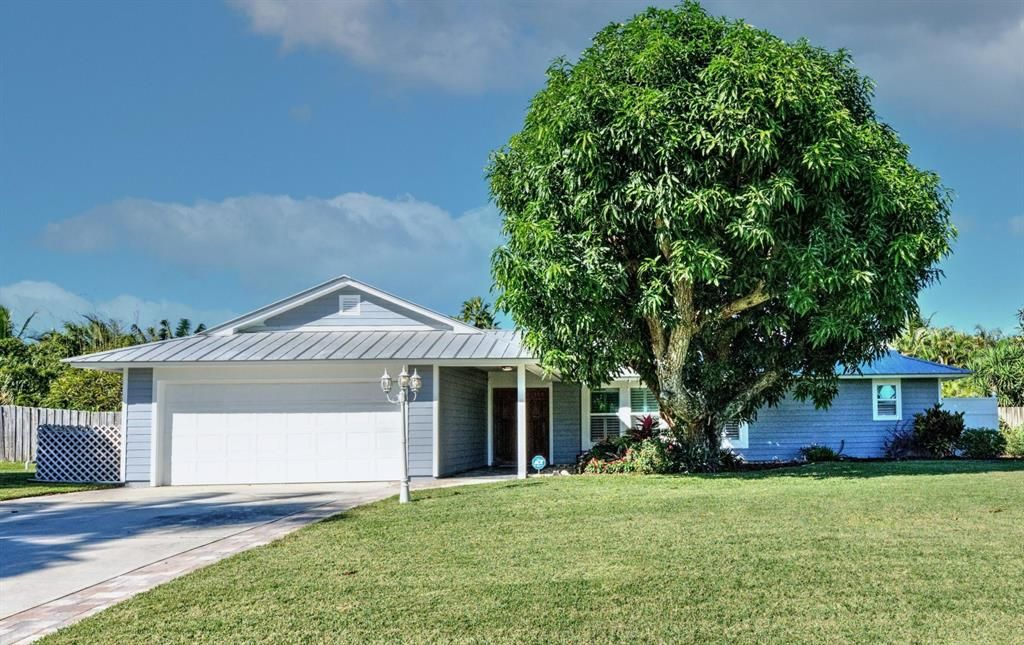 Photo of 8193 SE Cumberland Circle, Hobe Sound, FL 33455 (MLS # R10761655)