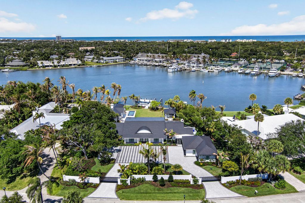Photo of 519 Bay Drive, Vero Beach, FL 32963 (MLS # B26022398)