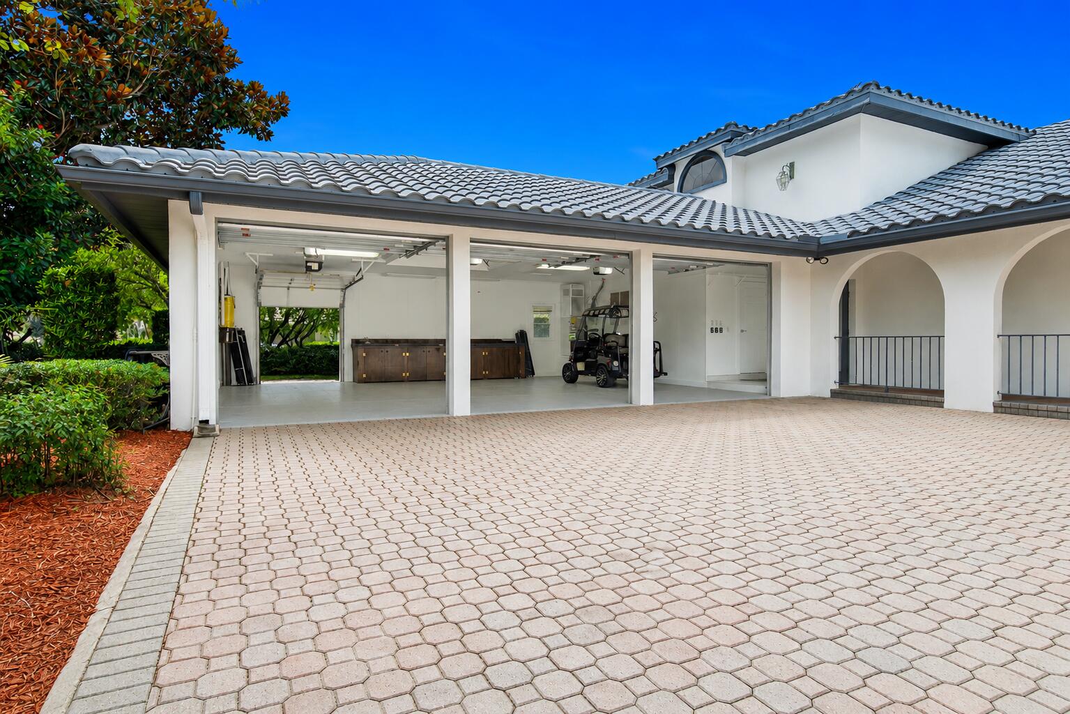 1157 SW Mirror Lake Cove, Port St Lucie, FL, 34986/$739,555 4 1157 SW Mirror Lake Cove