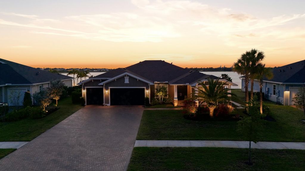 Photo of 829 Hookline Circle, Loxahatchee, FL 33470 (MLS # B26007341)