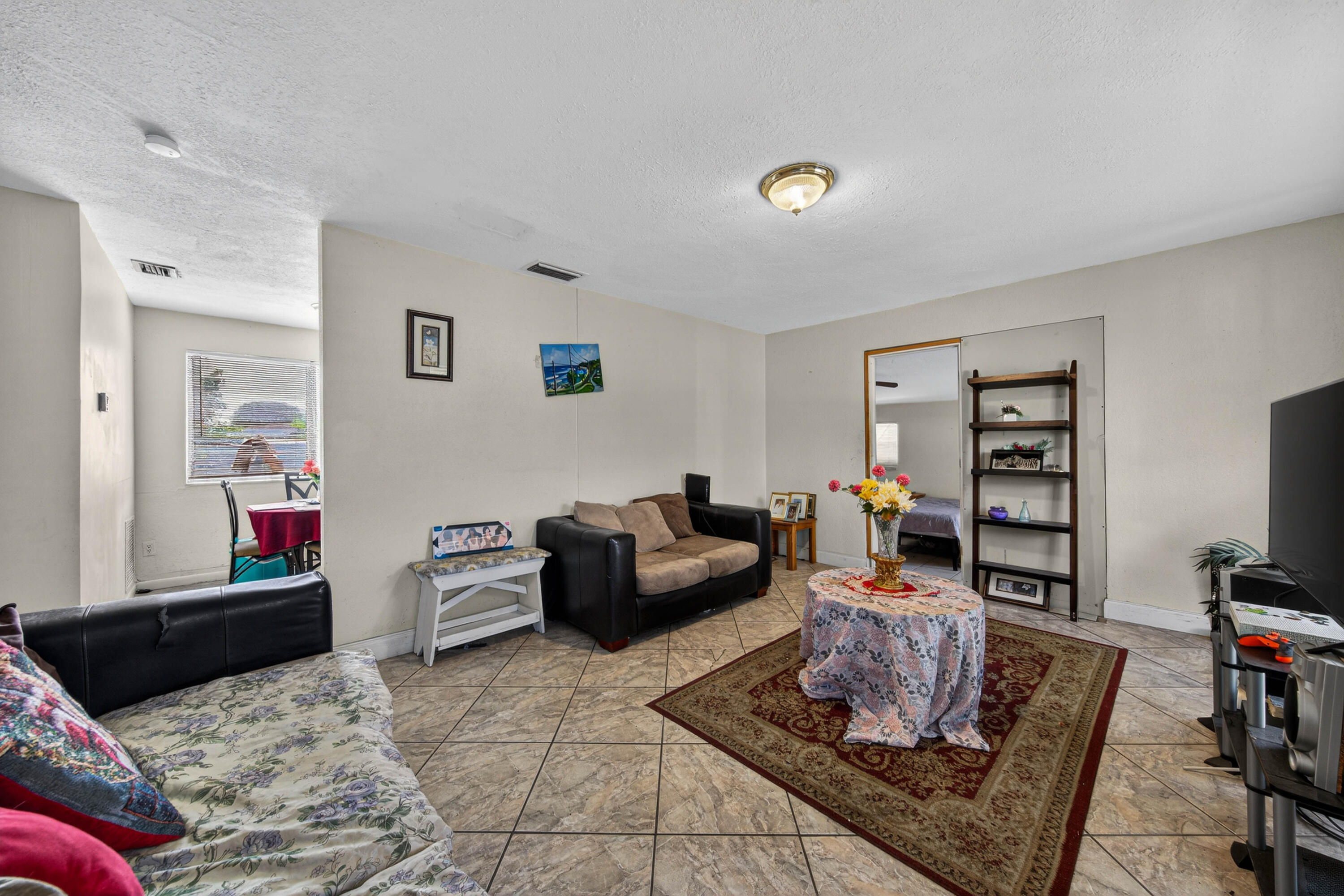 LAKE FOREST SEC 4 - Residential