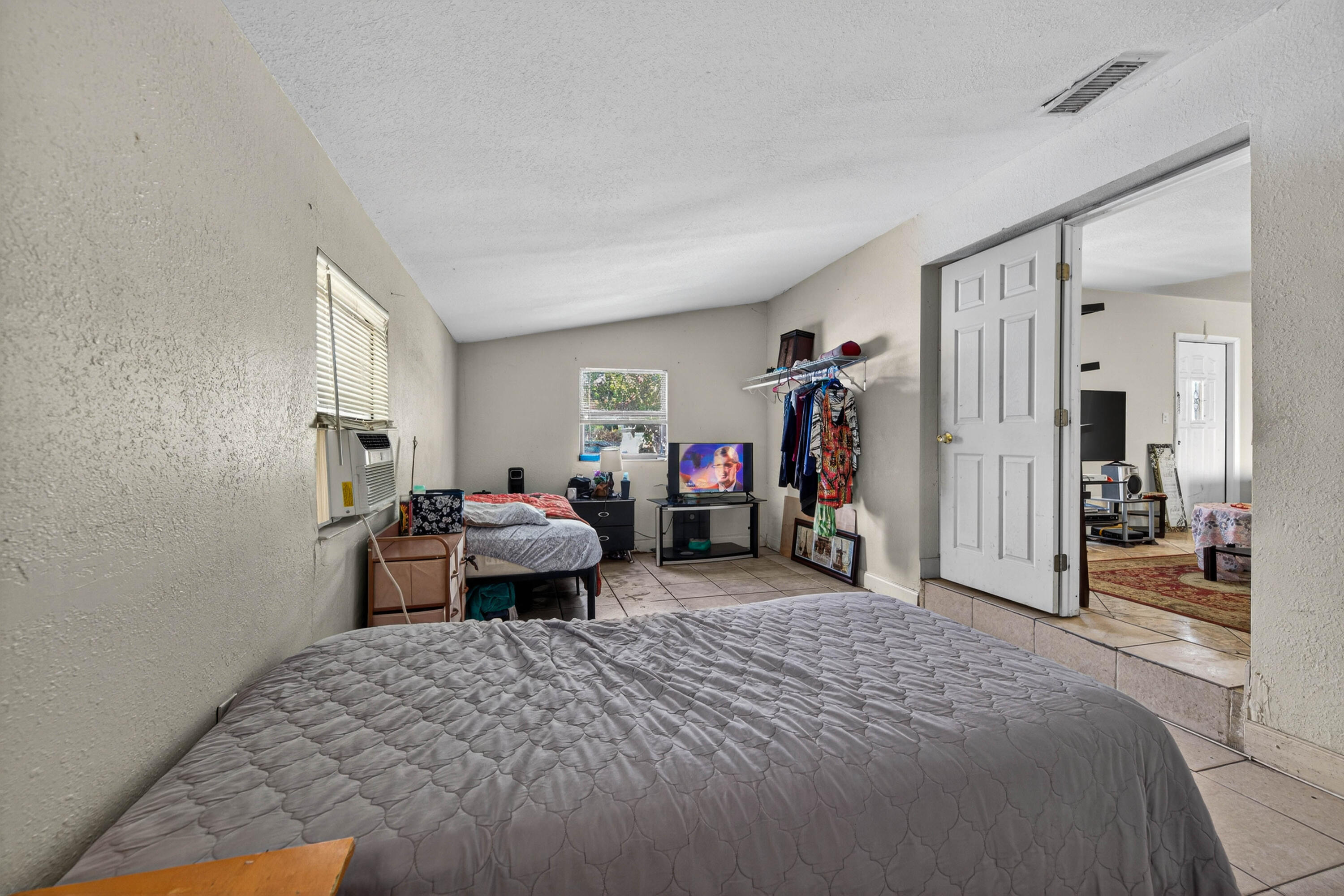 LAKE FOREST SEC 4 - Residential