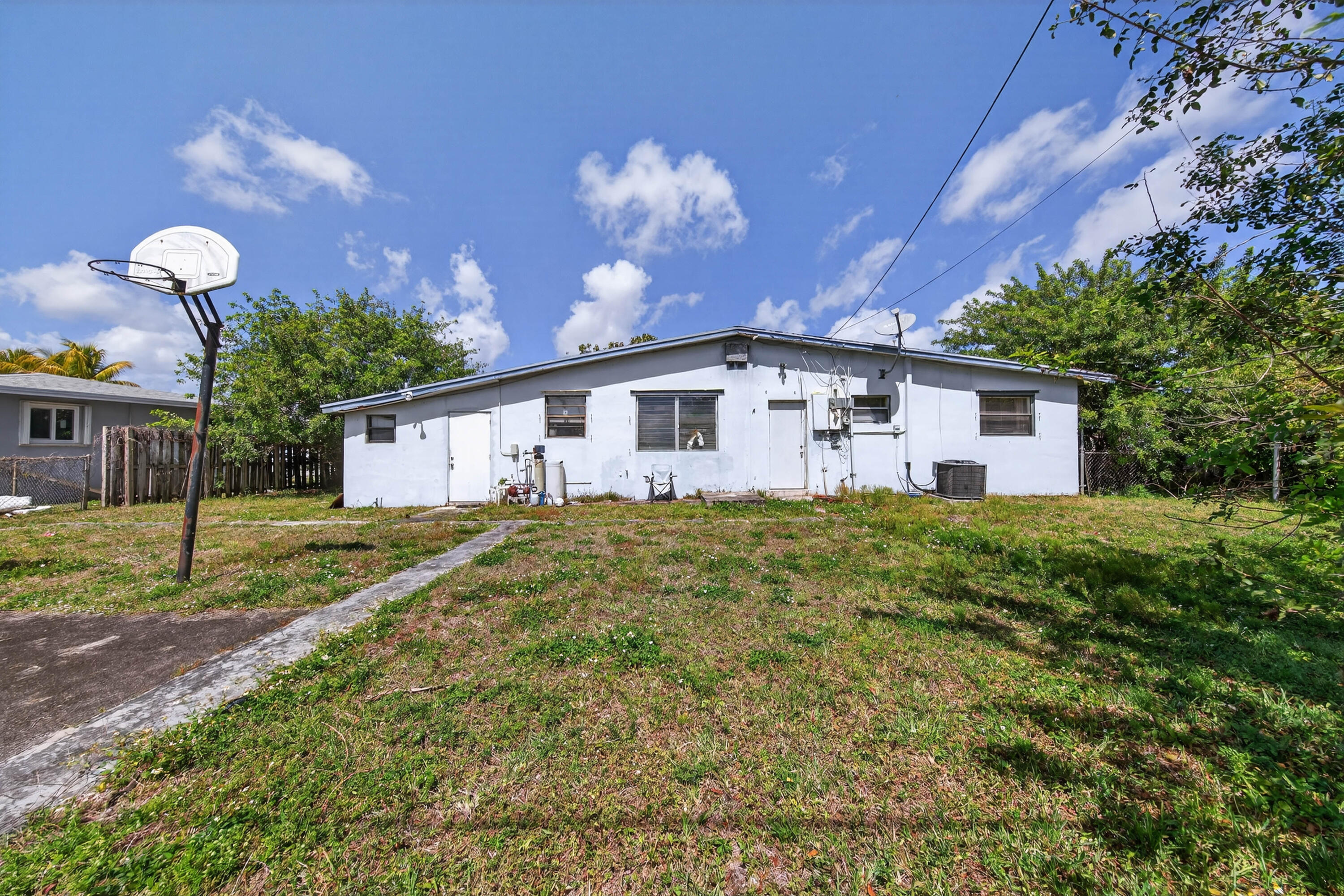 LAKE FOREST SEC 4 - Residential