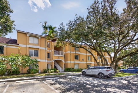Photo of 2425 NW 33rd Street NW #1309, Oakland Park, FL 33309 (MLS # B26070711)