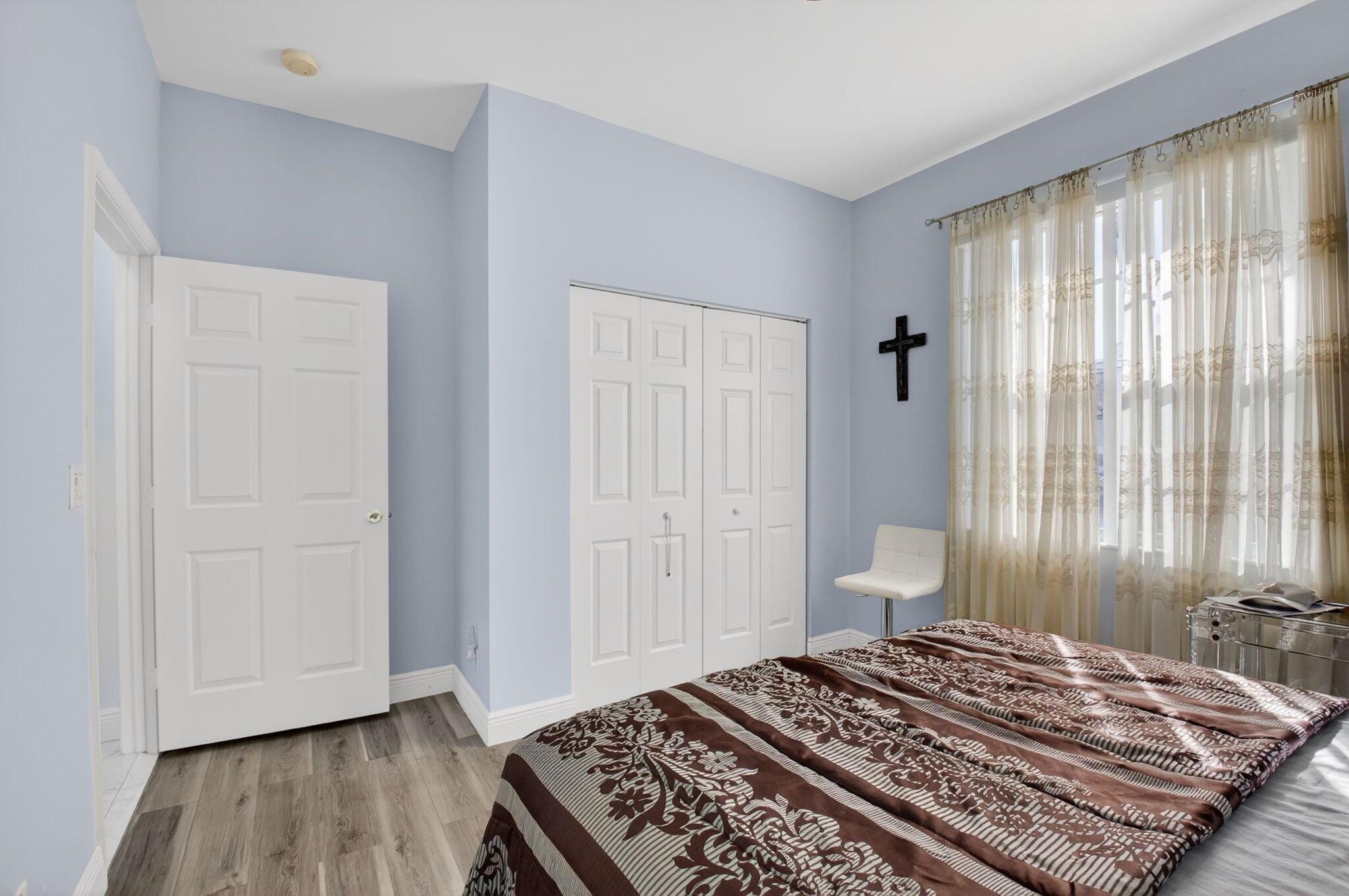 FLORAL LAKES PH 3 AND 4 - Residential Lease