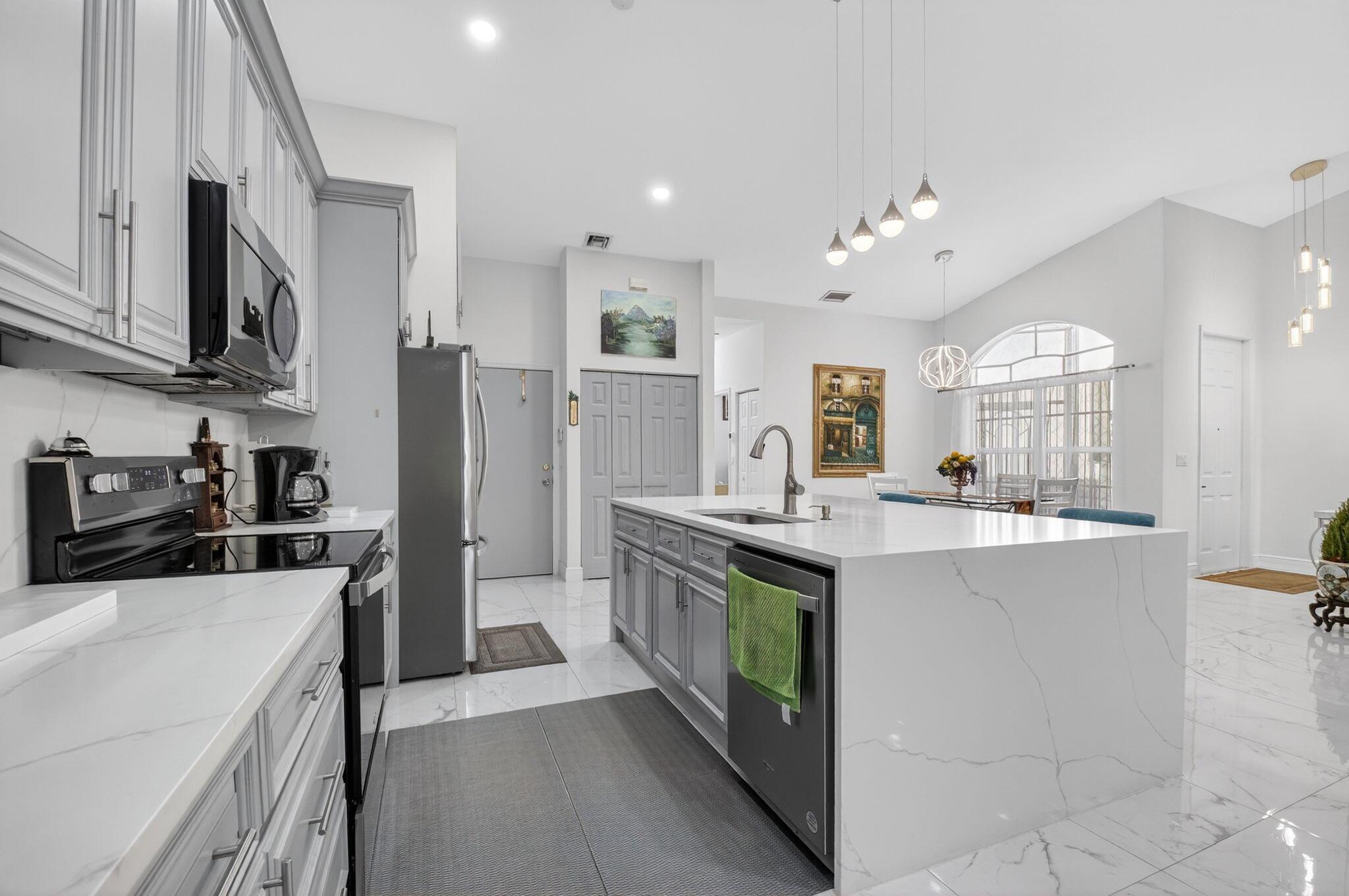 FLORAL LAKES PH 3 AND 4 - Residential Lease