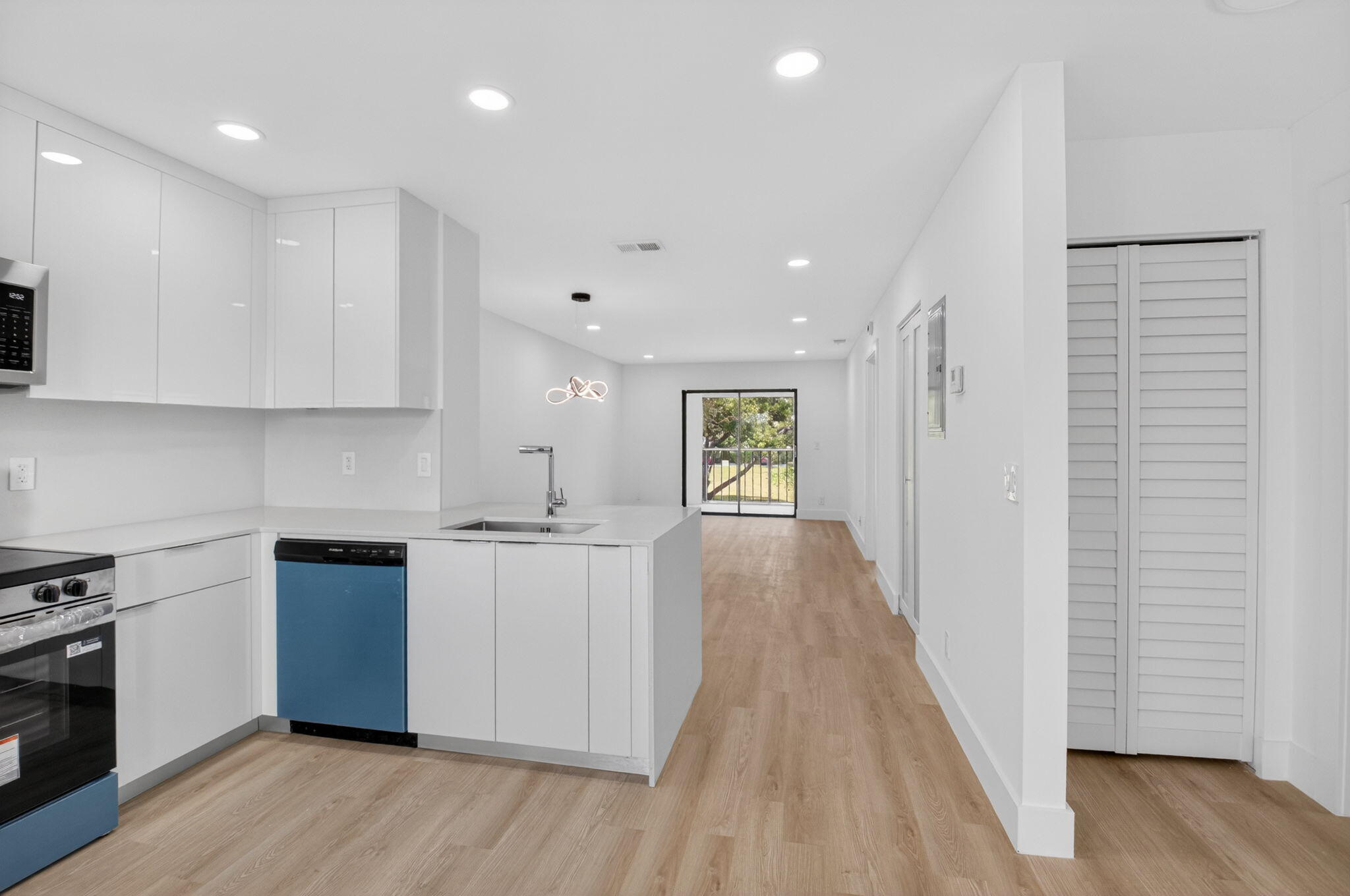 HIDDEN VALLEY SEC 1 - Residential Lease