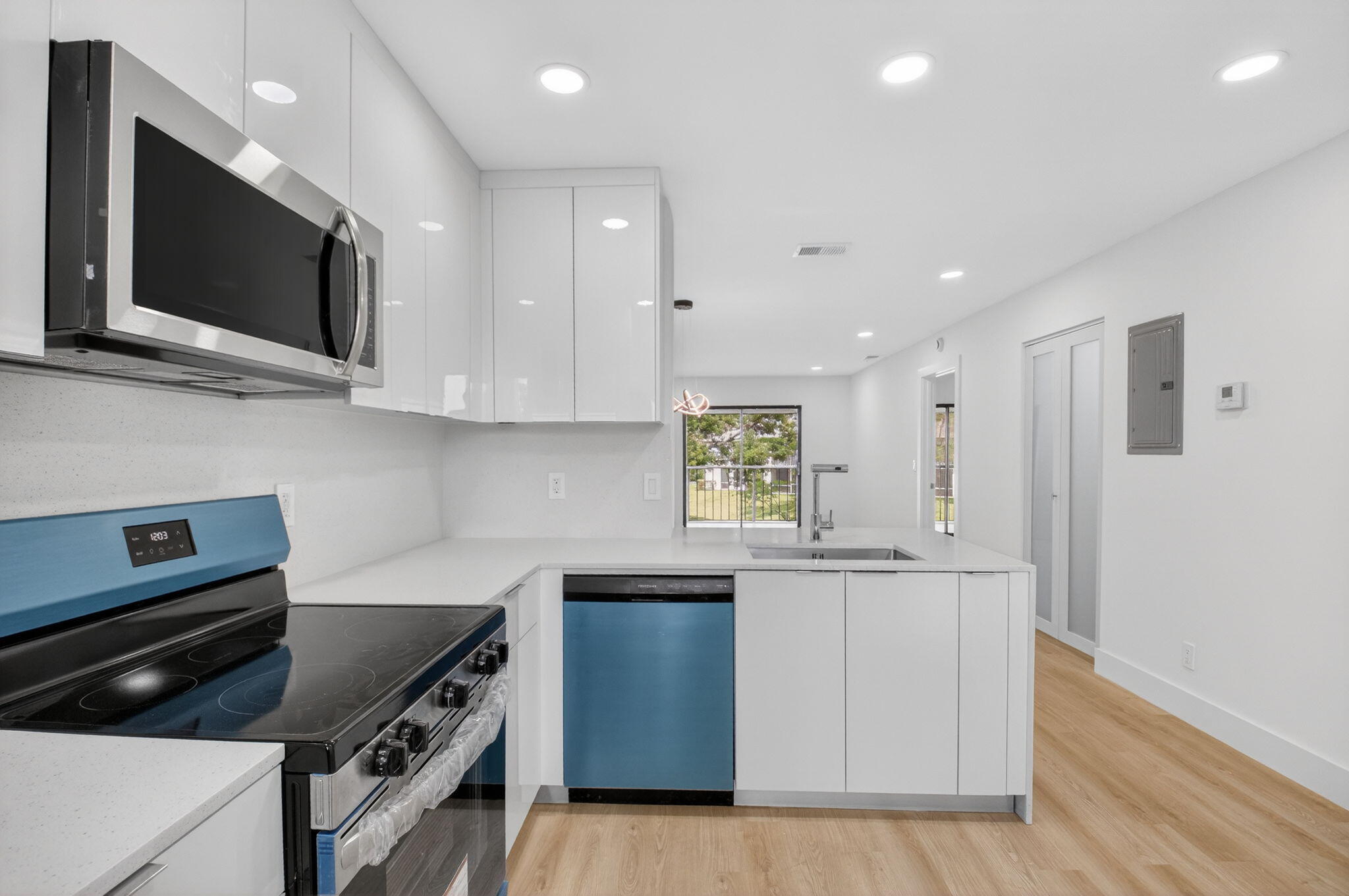 HIDDEN VALLEY SEC 1 - Residential Lease