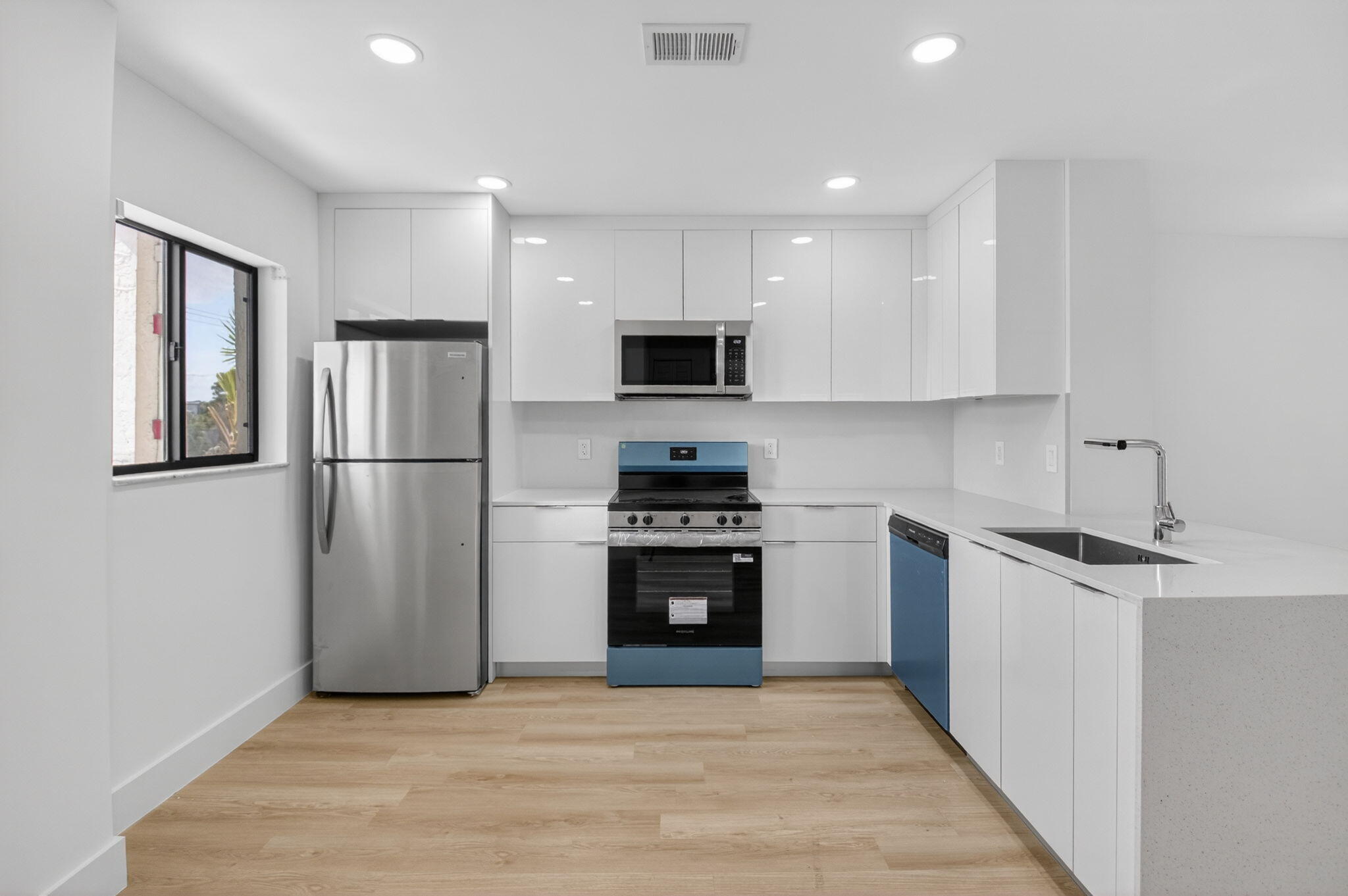 HIDDEN VALLEY SEC 1 - Residential Lease