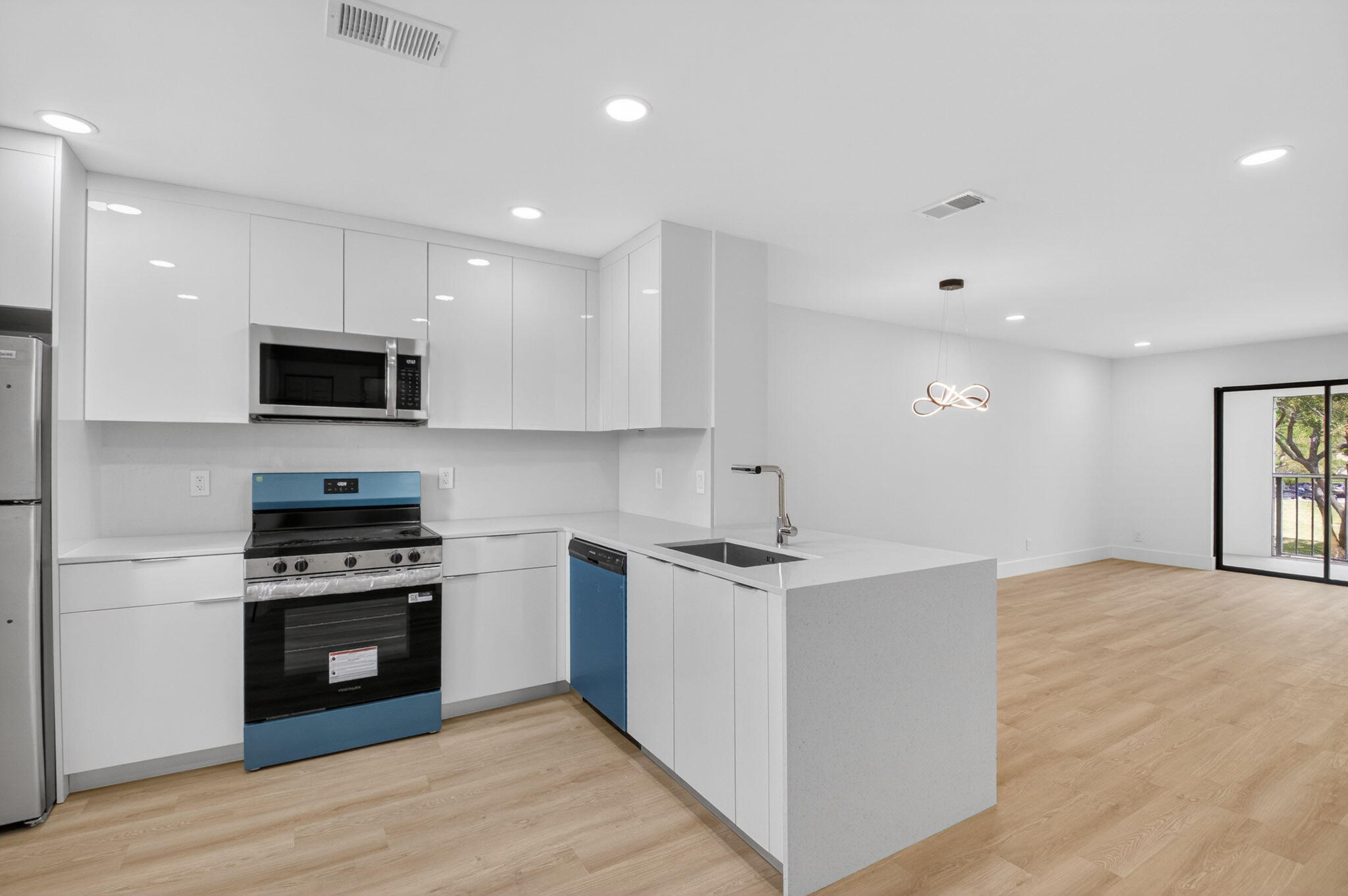 HIDDEN VALLEY SEC 1 - Residential Lease