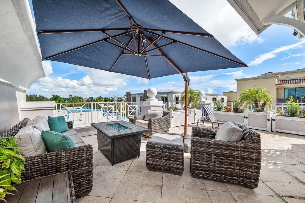 Photo of 12 SE 1st Avenue #301, Delray Beach, FL 33444 (MLS # B26085952)