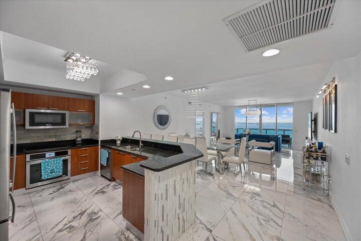 MARINA GRANDE RIVIERA BEACH CONDO - Residential