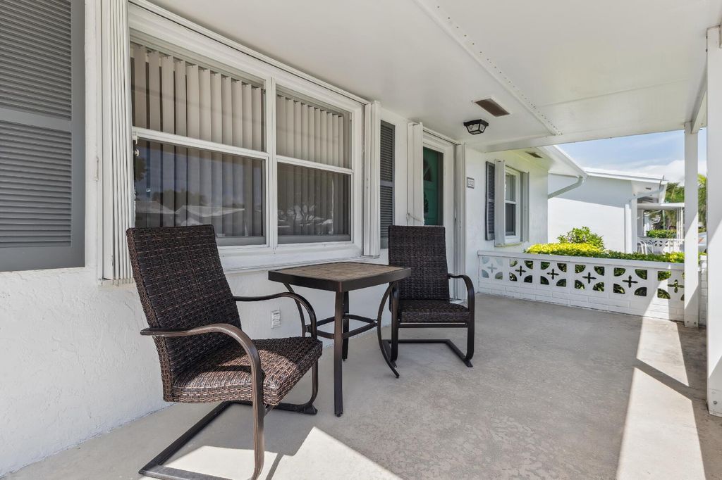 Photo of 2103 SW Park Drive, Boynton Beach, FL 33426 (MLS # R11068163)