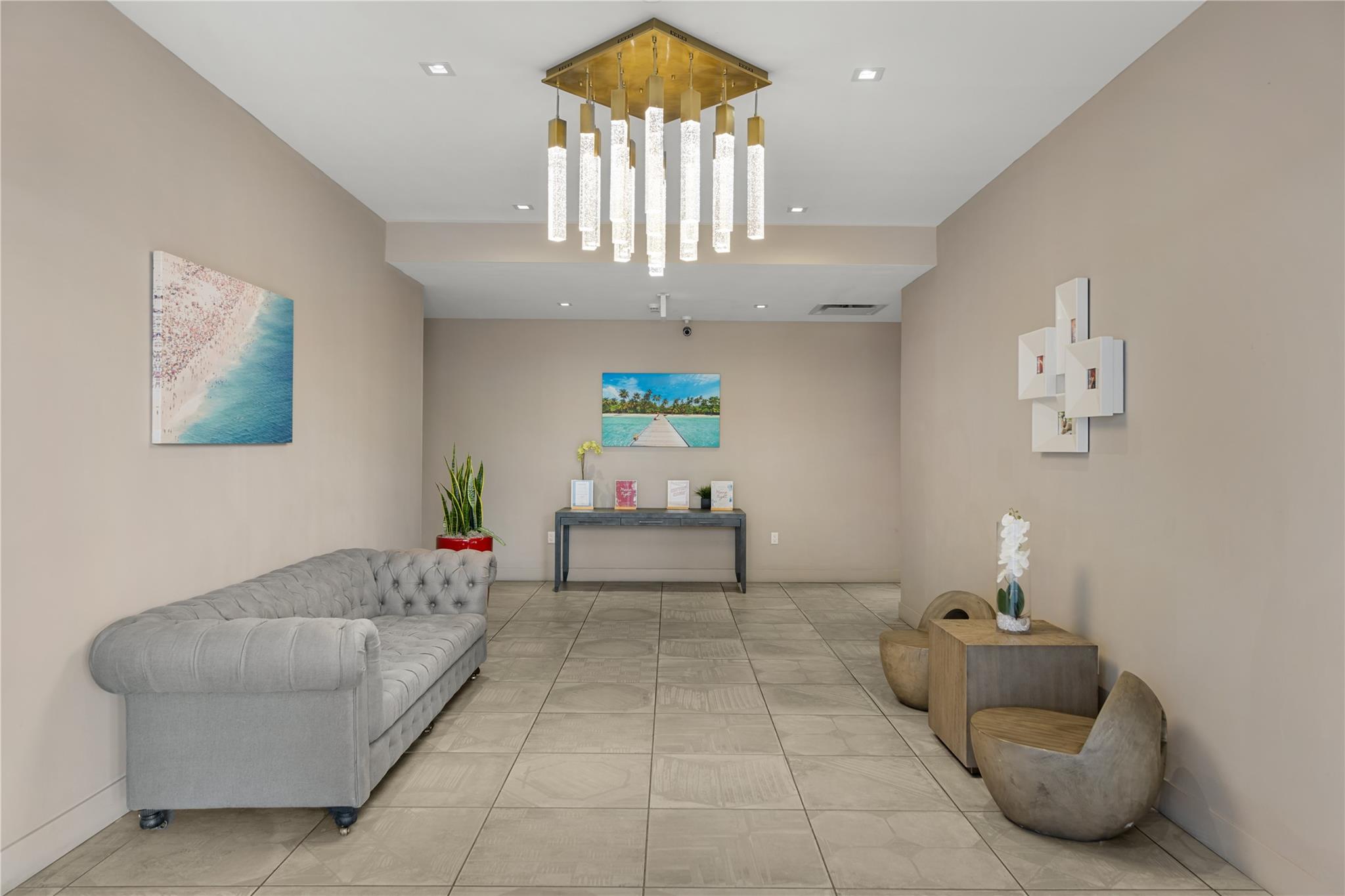 Costa Hollywood - Residential