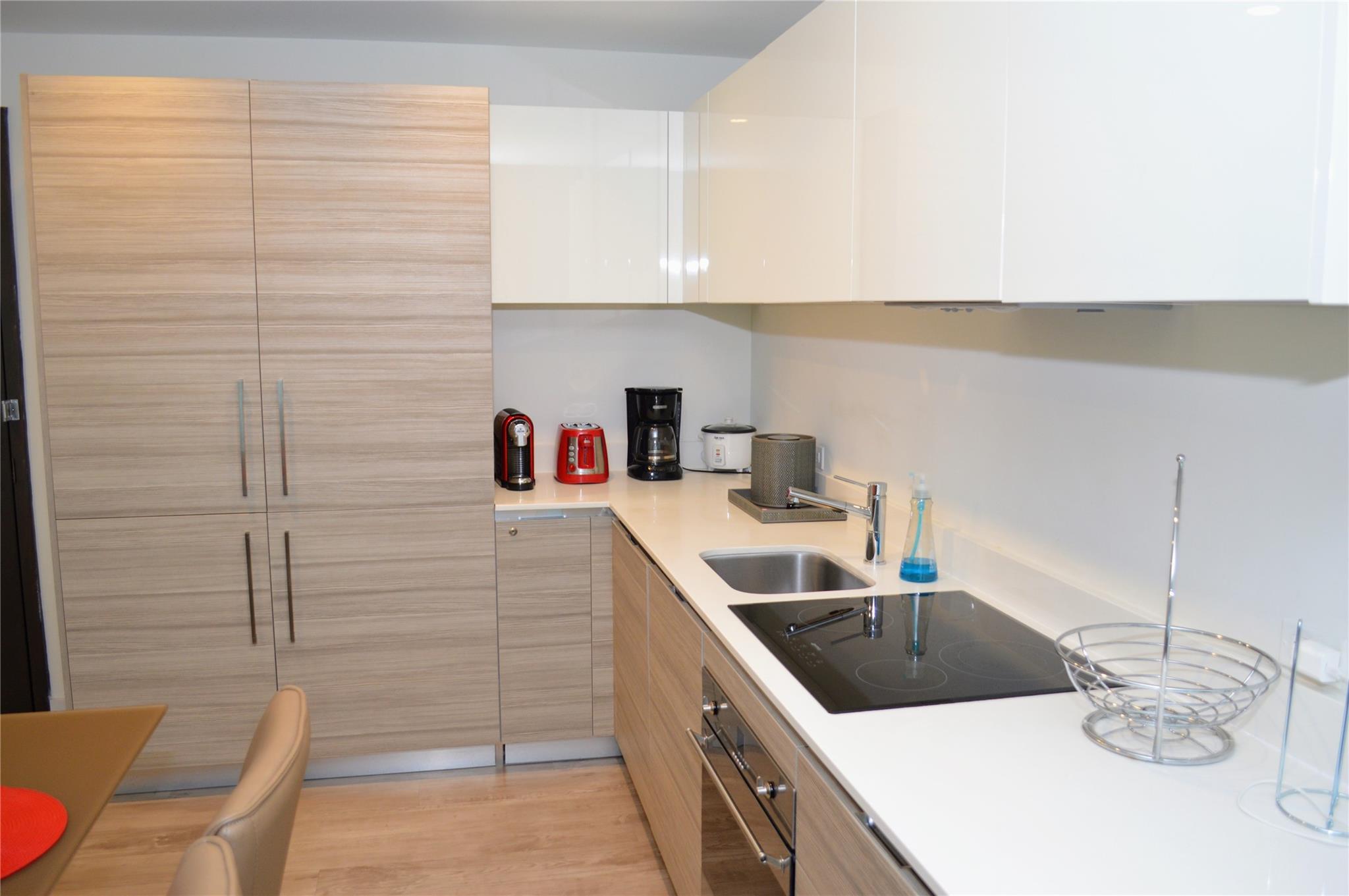 Costa Hollywood - Residential