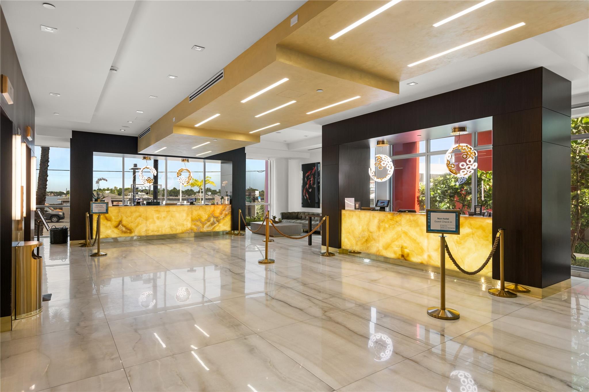 Costa Hollywood - Residential