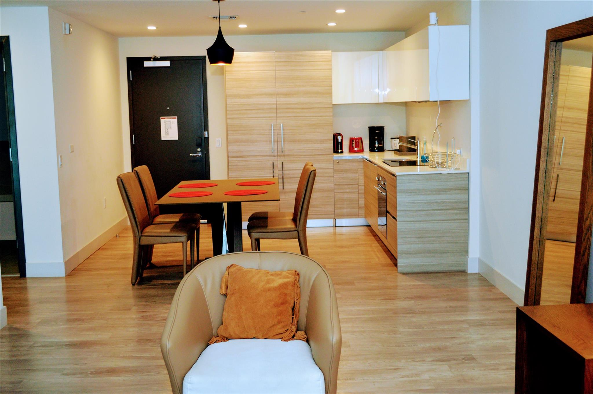 Costa Hollywood - Residential