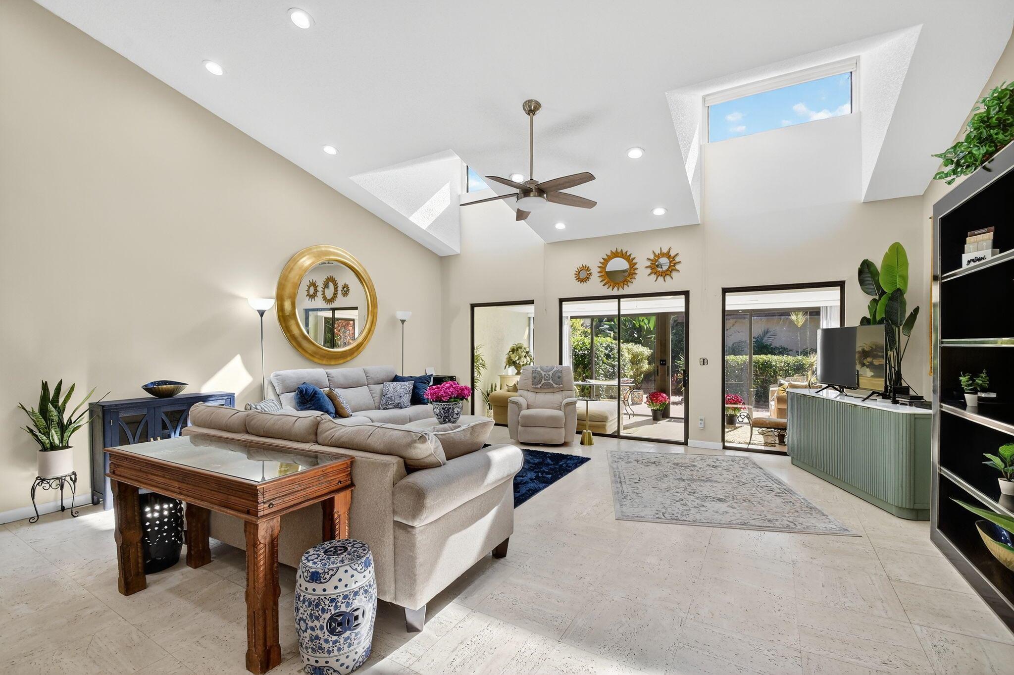 FOUNTAINS OF PALM BEACH C - Residential