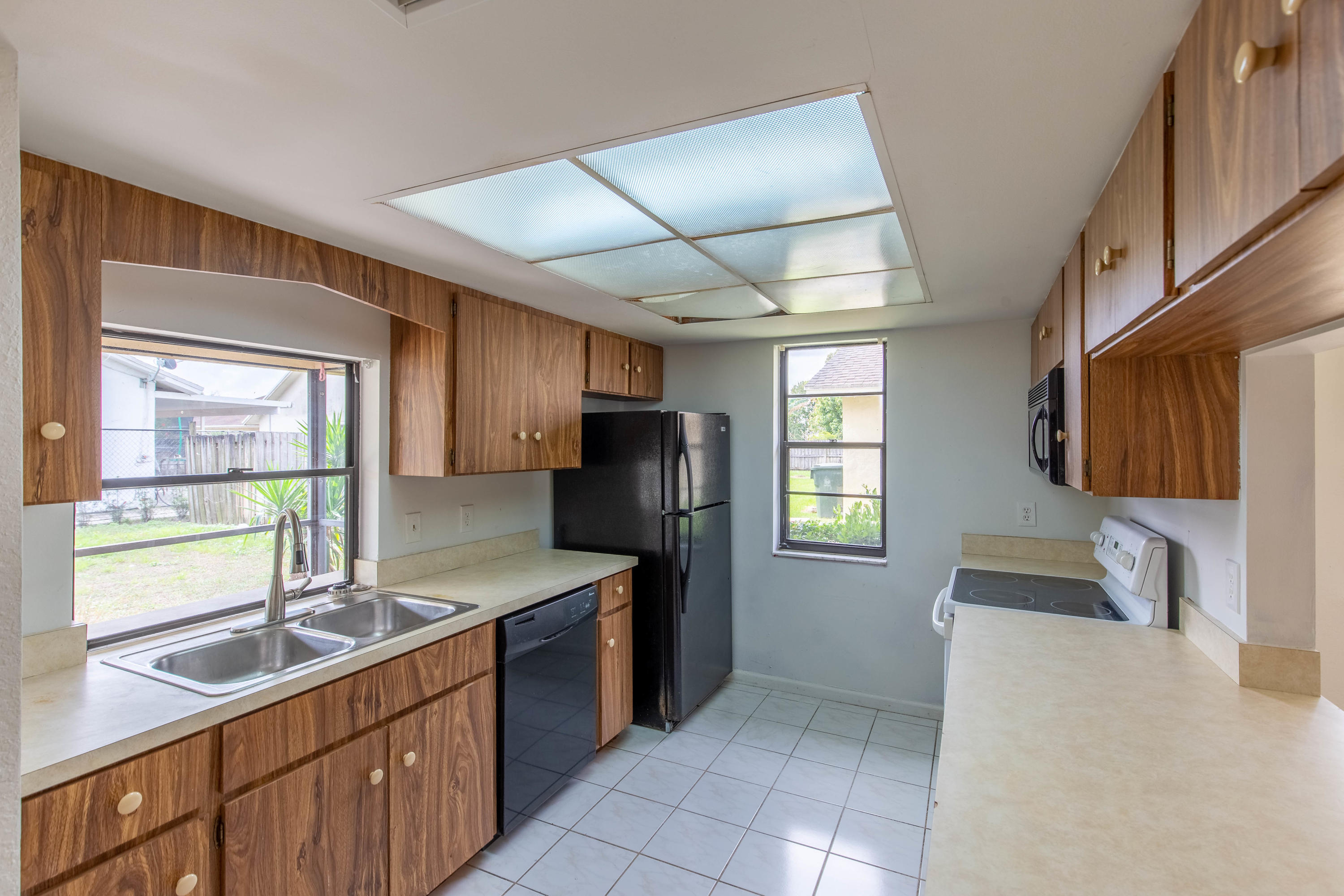 SOUTH SHORE 4 OF WELLINGTON - Residential Lease